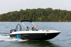 2021 Bayliner E18